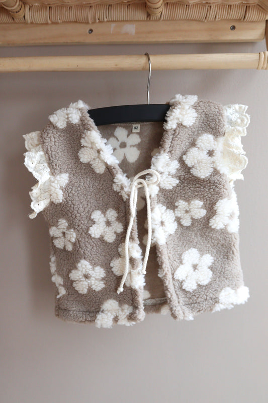 Bloemen teddy giletje met ruffle