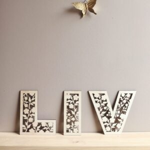 Houten bloemen letters
